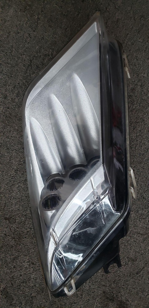 Headlight Assembly - L 05%