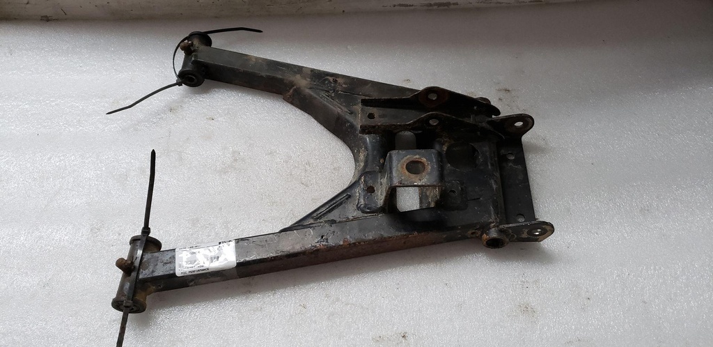 WELD-CONTROL ARM,RR,LW 40%