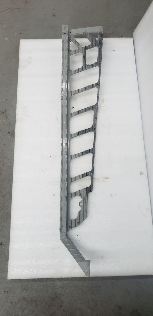 ASM-RUNNINGBOARD LH PO 05%