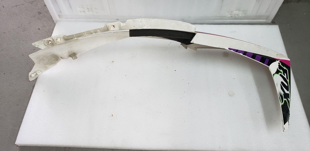 Hood w/o Decals - Righ 05%