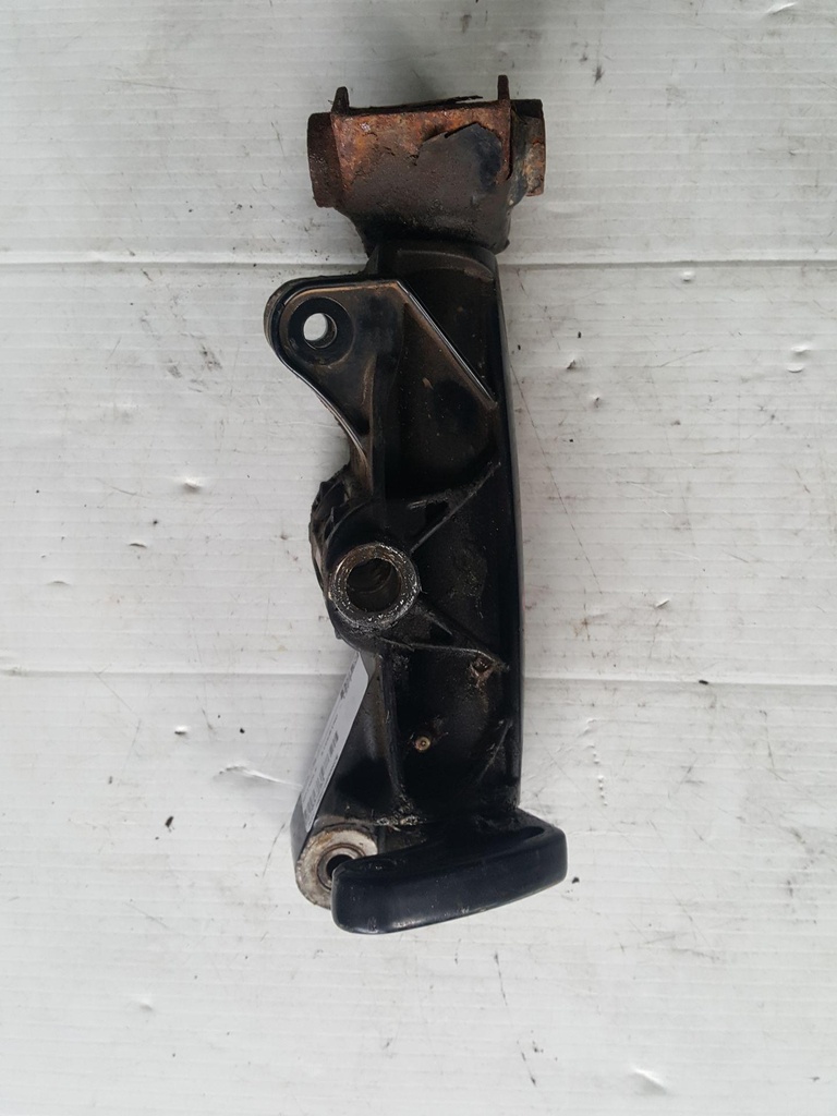 SPINDLE, STEERING - LE 05%
