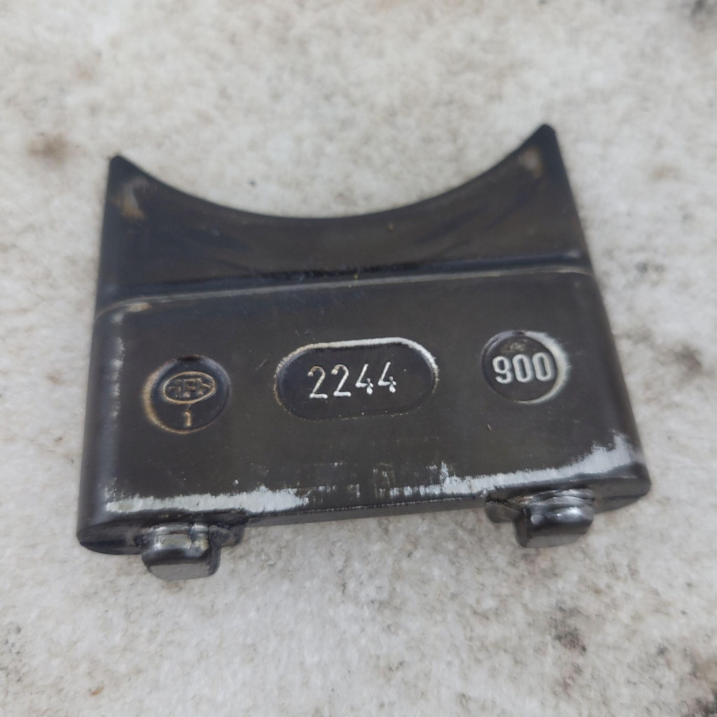 upper exhaust valve
