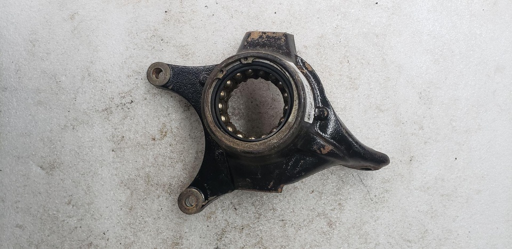 CARRIER-HUB,FRONT,RH - POLARIS - 5139977