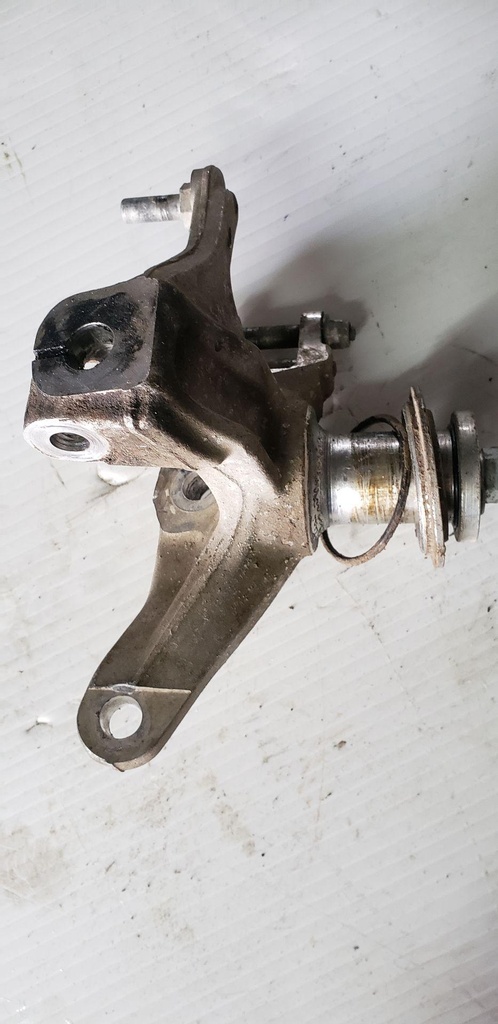 BOMBARDIER RH Knuckle - 709400348