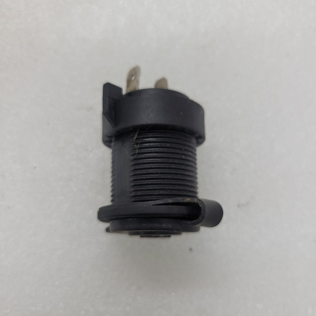 BOMBARDIER Outlet DC - 710001248