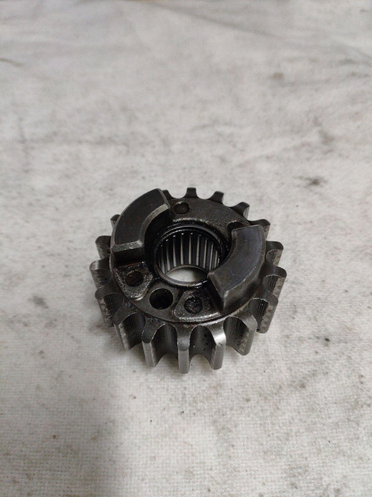 SPROCKET, DRIVE (18T) - YAMAHA - 8FB-17692-00-00