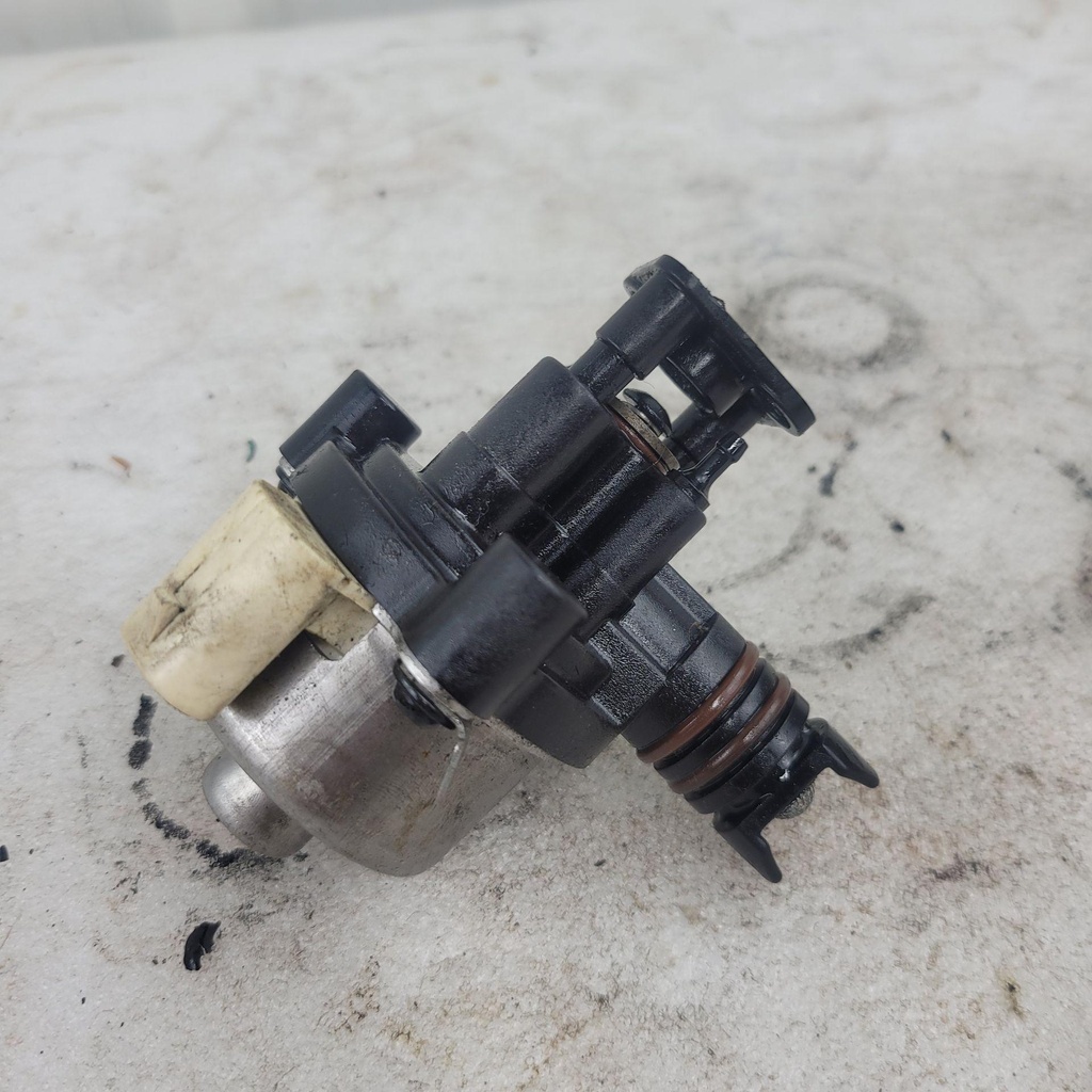 (new ref. 519000376) oil pump 800r-etec
