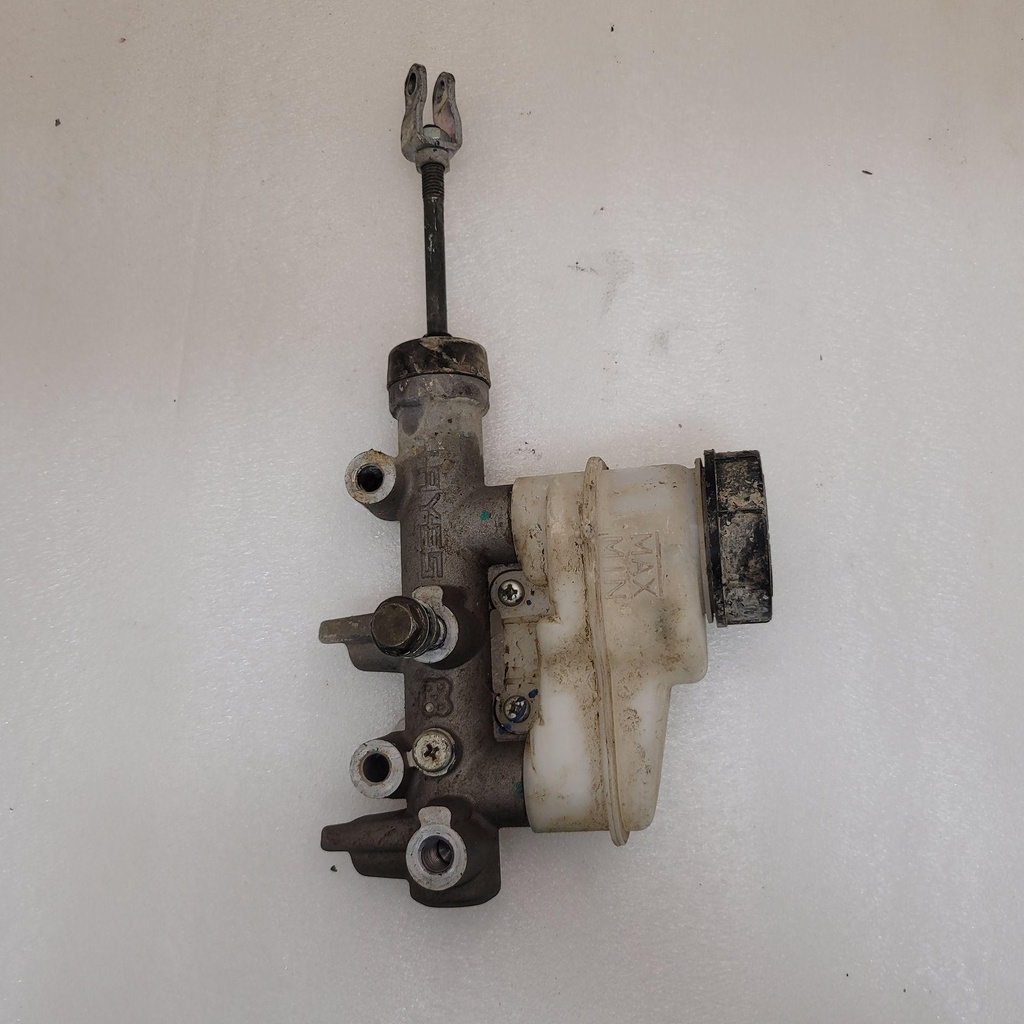 TANDEM MASTER CYLINDER ASSEMBLY