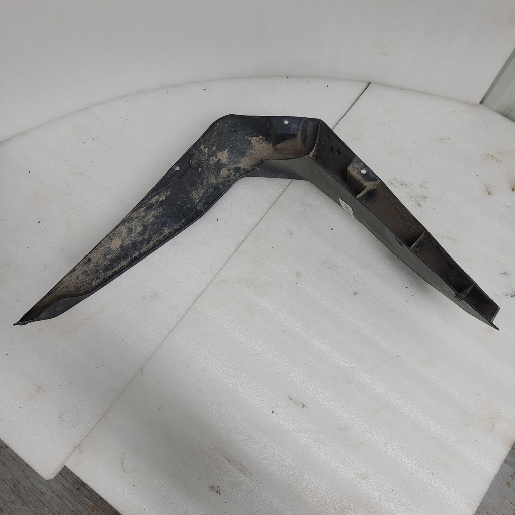 RIGHT HAND FRONT FENDER FLARE
