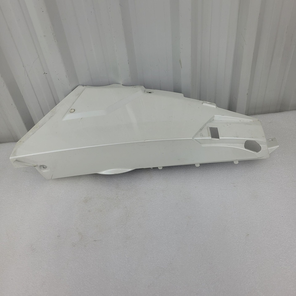 (new ref. 708200680) rh vegas white vent front panel