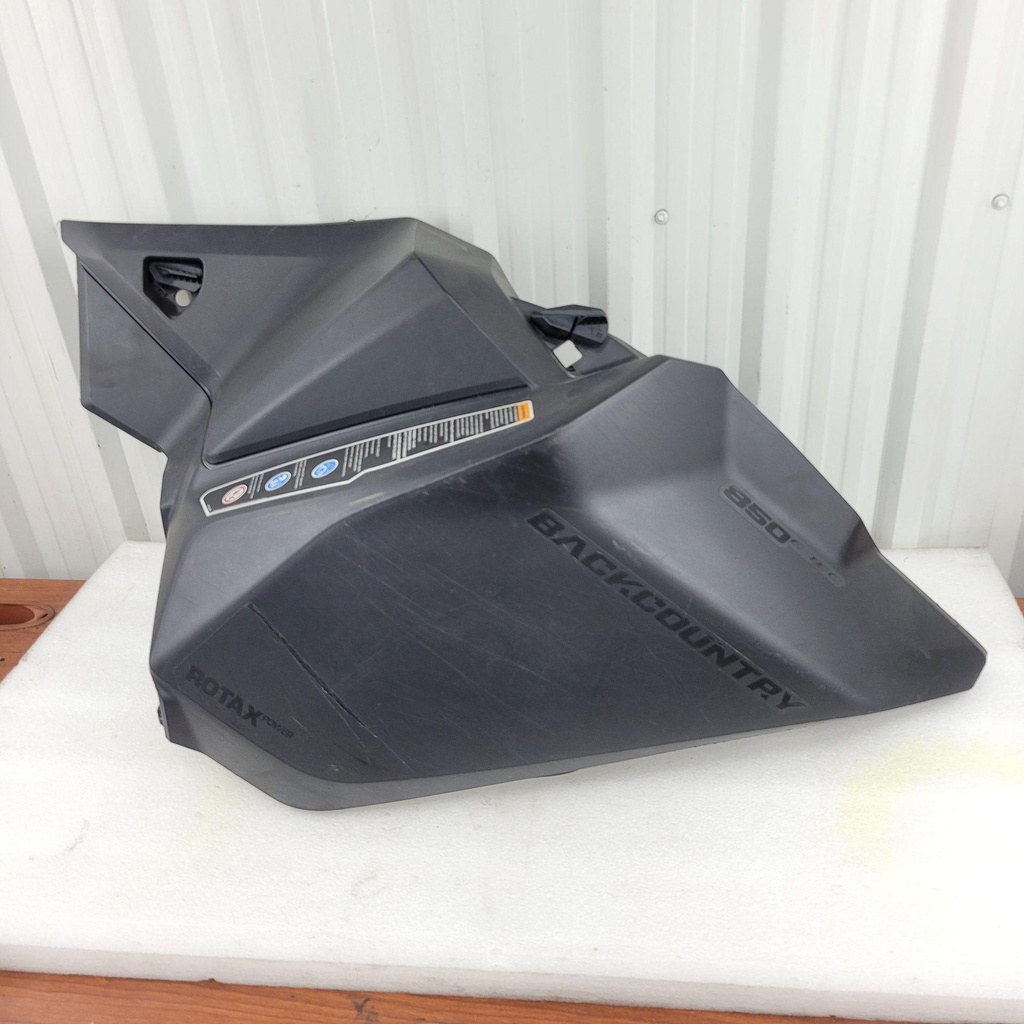 deep black, rh panel