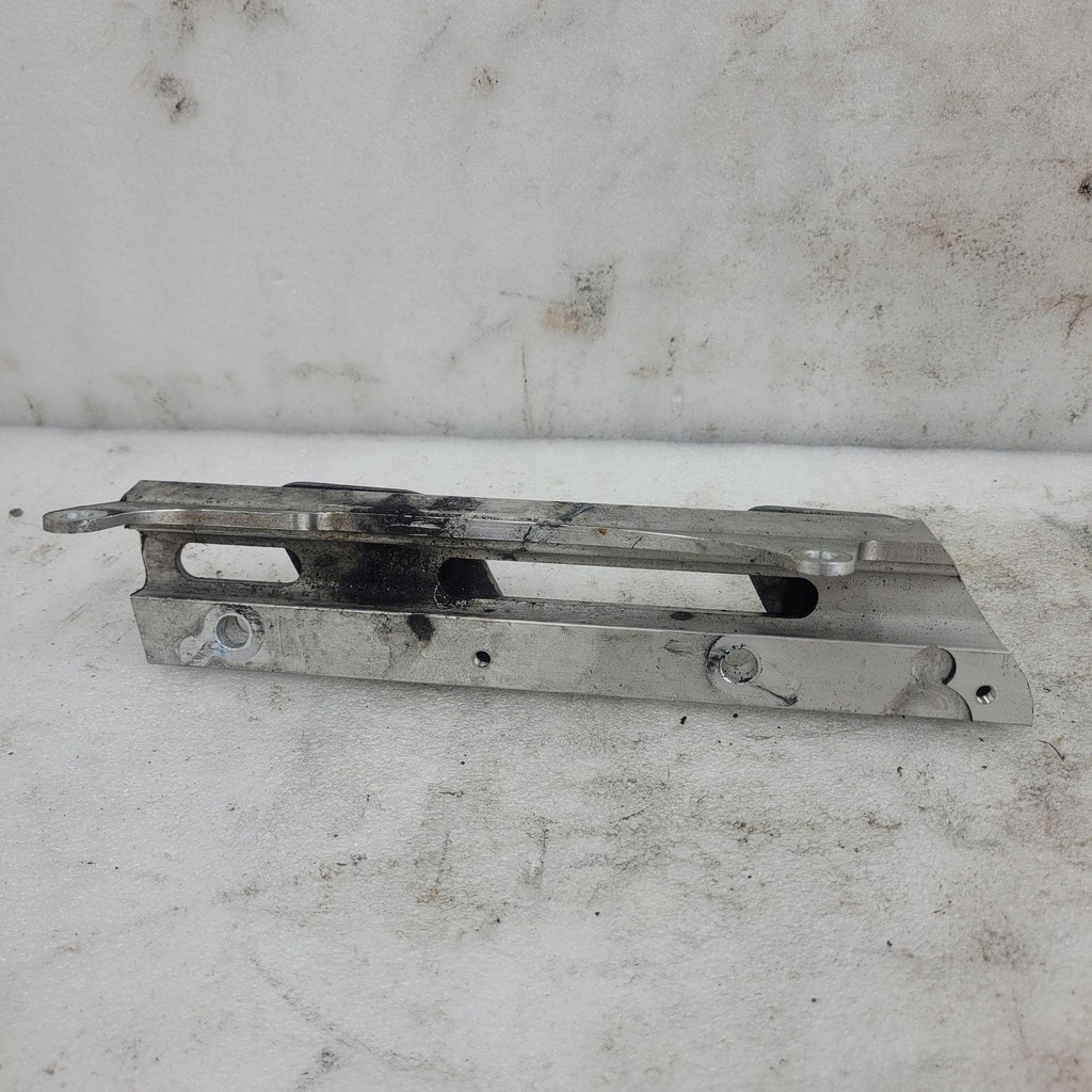plate, engine mounting - lower (inc. 21-22)
