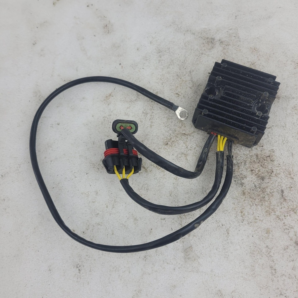 voltage regulator / v002