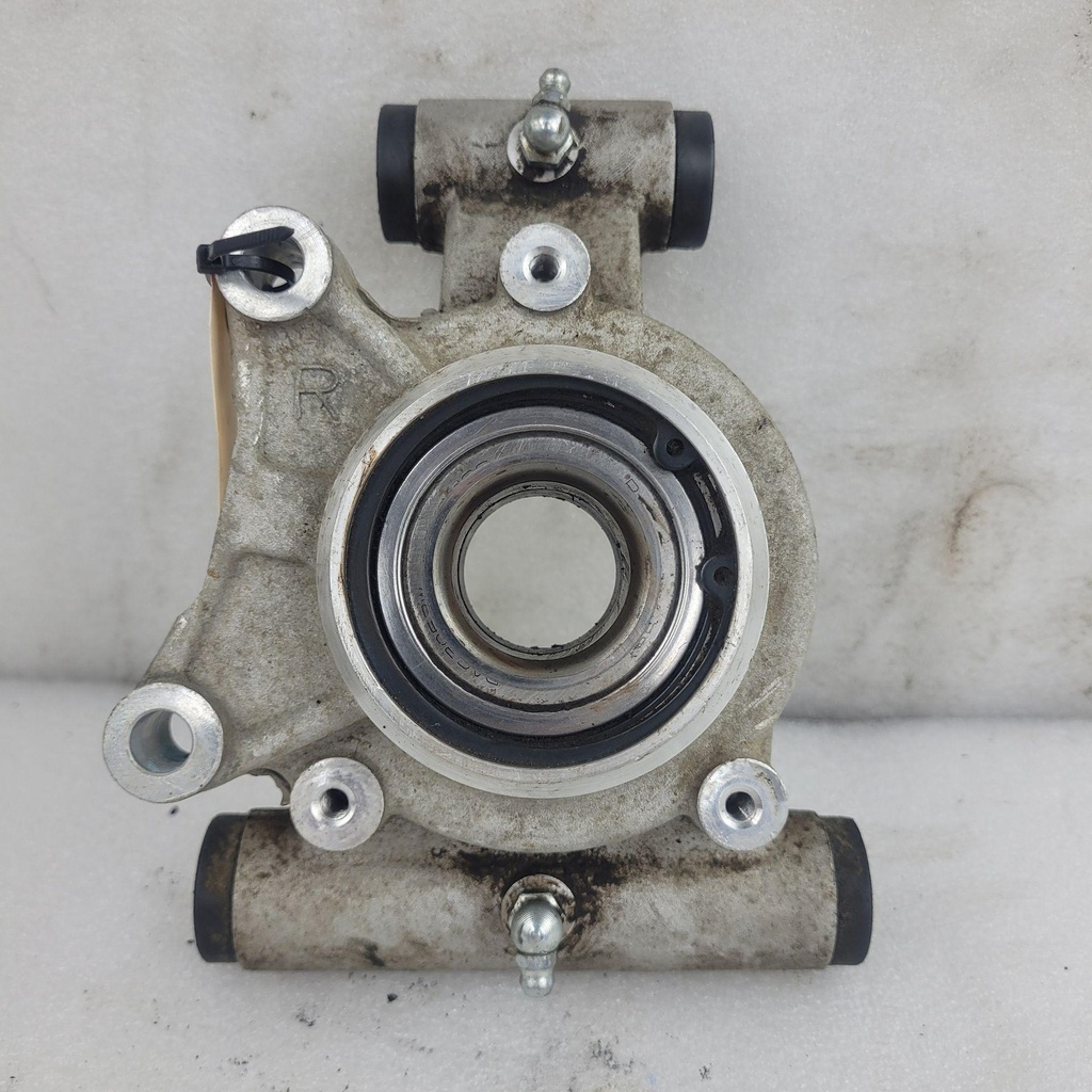 holder rear wheel shaft, rh