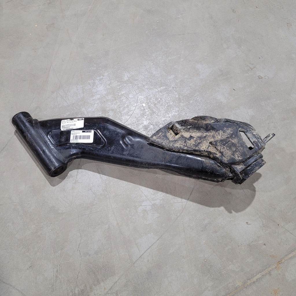 [706002415-001] black rh swing arm except package xmr red/white/black