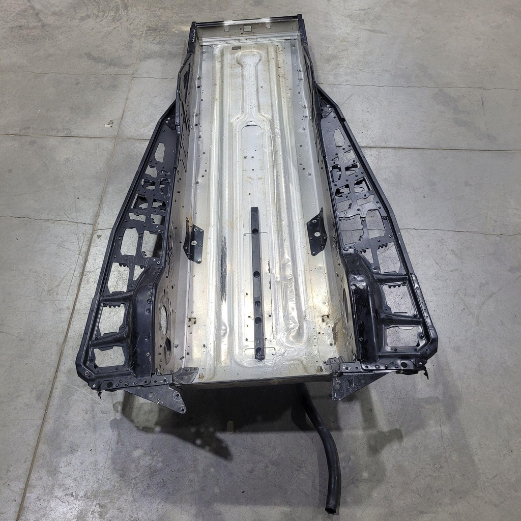 [415130717-001] (new ref. 415130861) deep black, chassis tunnel module 154