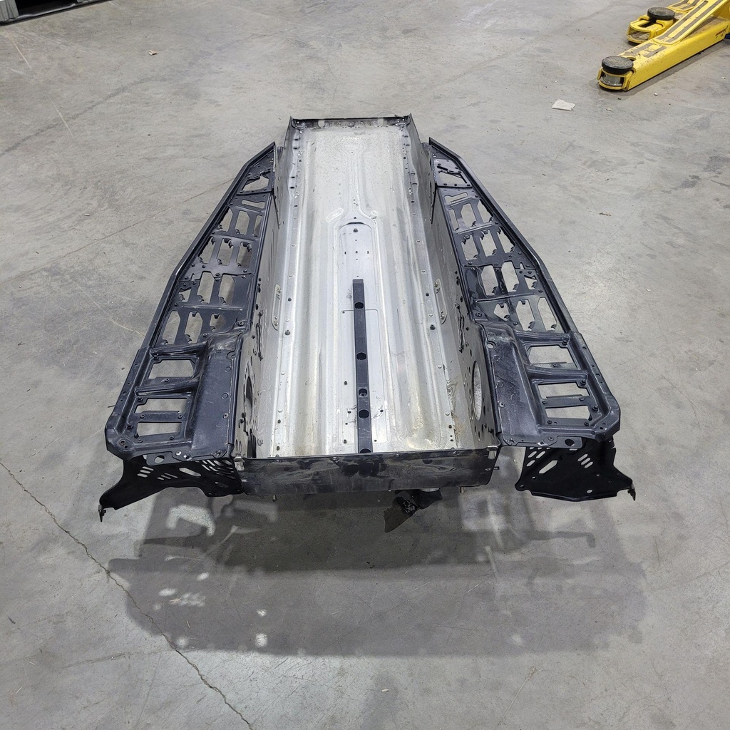 [415130702-001] (new ref. 415130832) deep black, chassis tunnel module 137