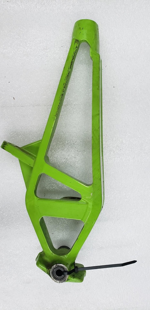 [3703-706-001] Spindle, Steering - Right - Green (inc. 2) (3703-706-001)