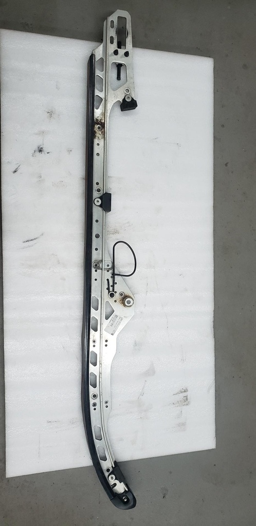 bare, runner 137"