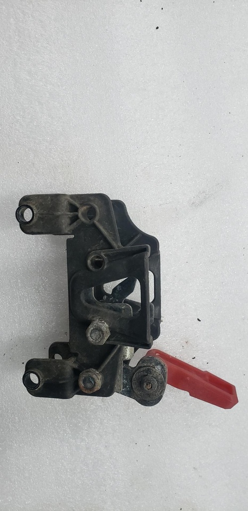 [7506-134-001] LATCH ASSY RIGHT - 7506-134 arctic cat