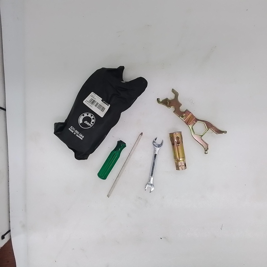 [529000078-001] (new ref. 520001593) tool kit