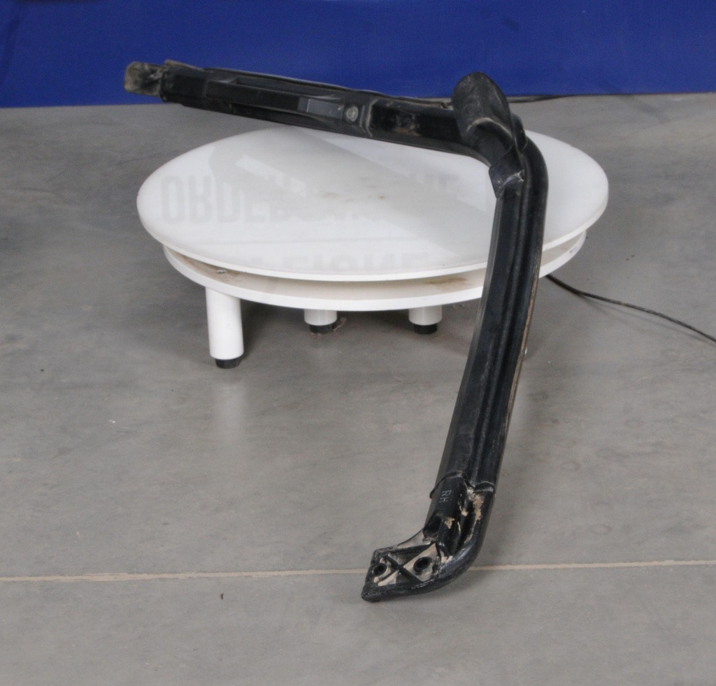 CAB FRAME WELD, FRONT, RIGHT, 1