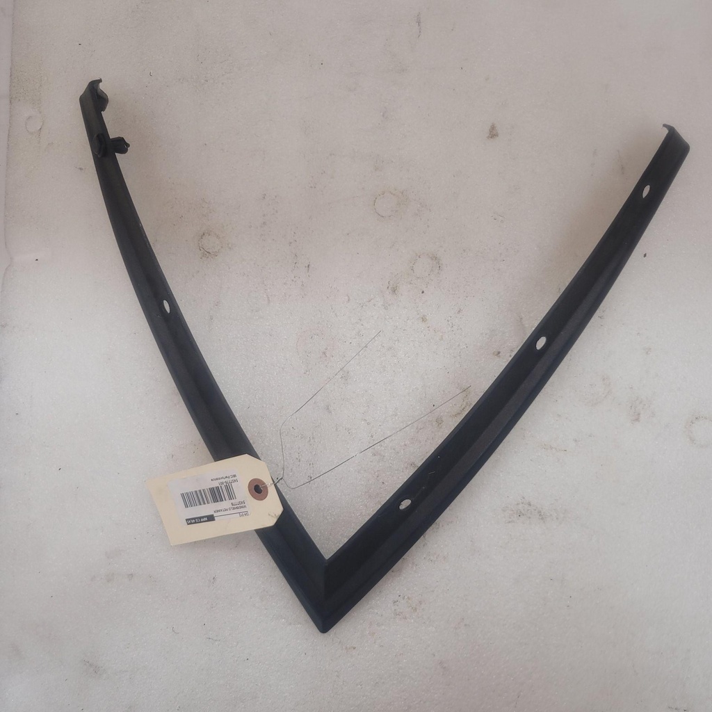 [5437778-001] WINDSHIELD RETAINER