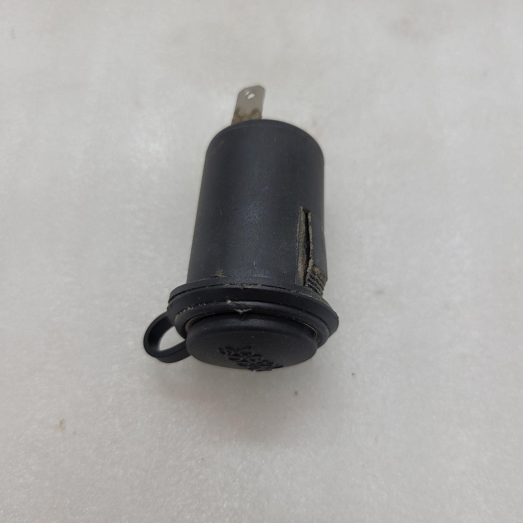 12V OUTLET