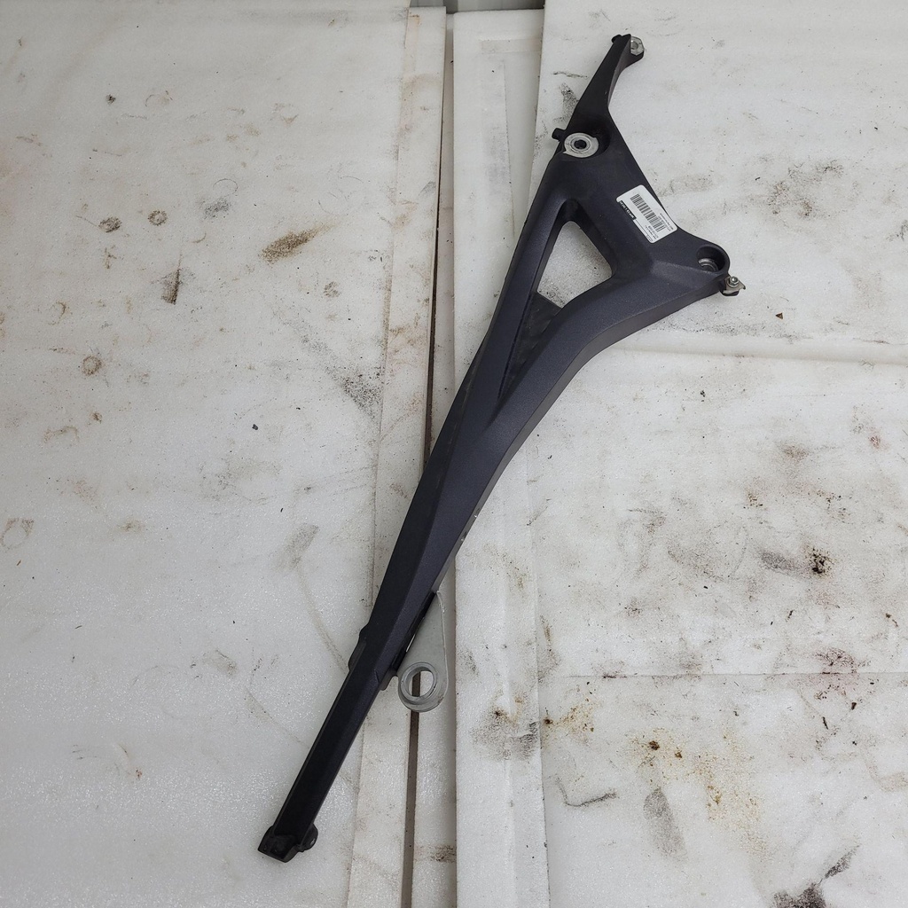[47110132B-001] rear frame (r.h.)