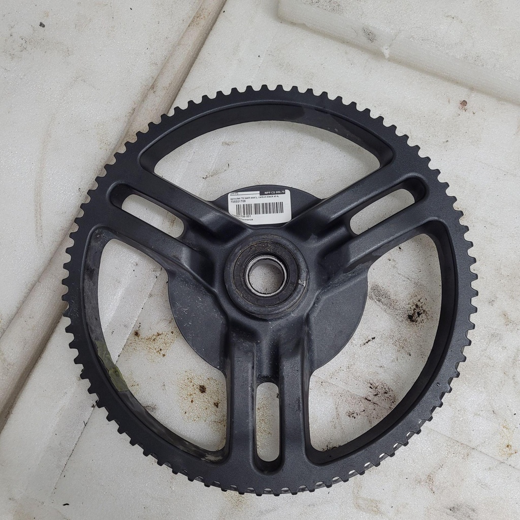 [705501706-001] (new ref. 705503311) sprocket 79 teeth ass'y, carbon black rs-s