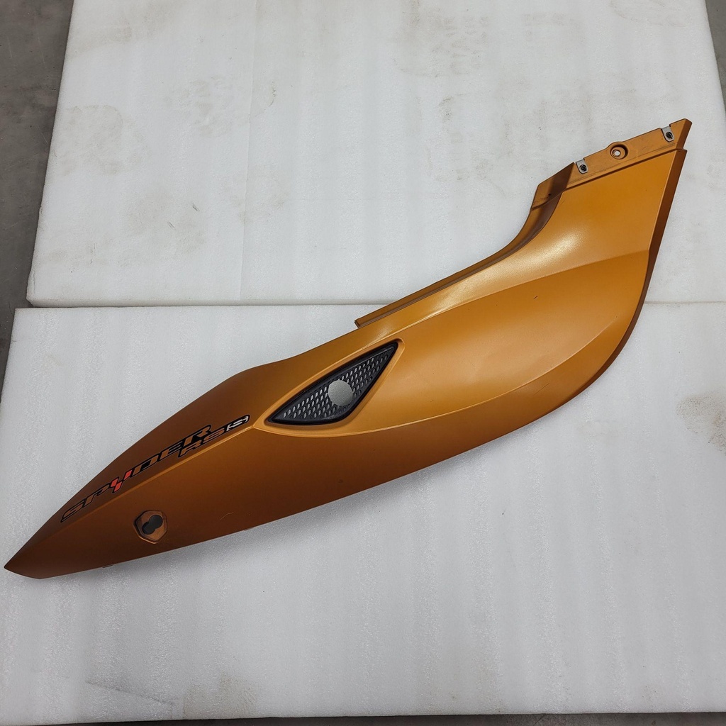 [705004652-001] rh rear panel, alloy orange rs-s alloy orange-black model