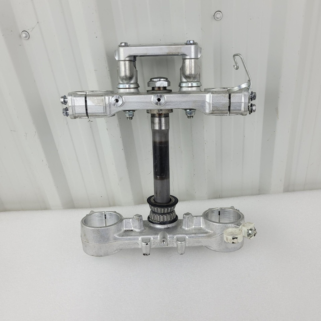 bracket fr fork under