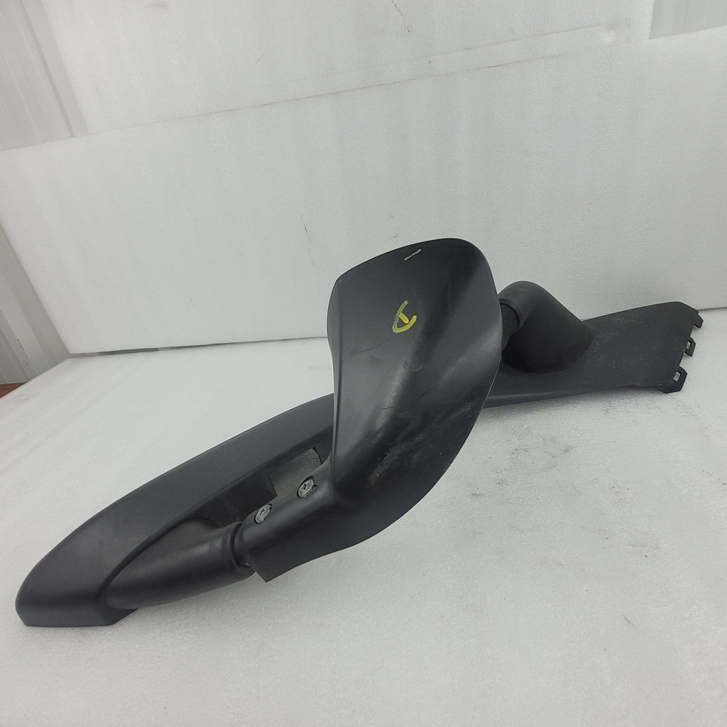 [8ET2472K0000-001] cover, tail 2