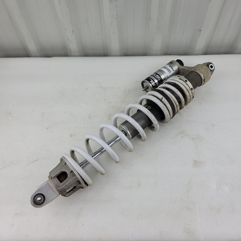 [7044856-001] piggyback shock, front, right,