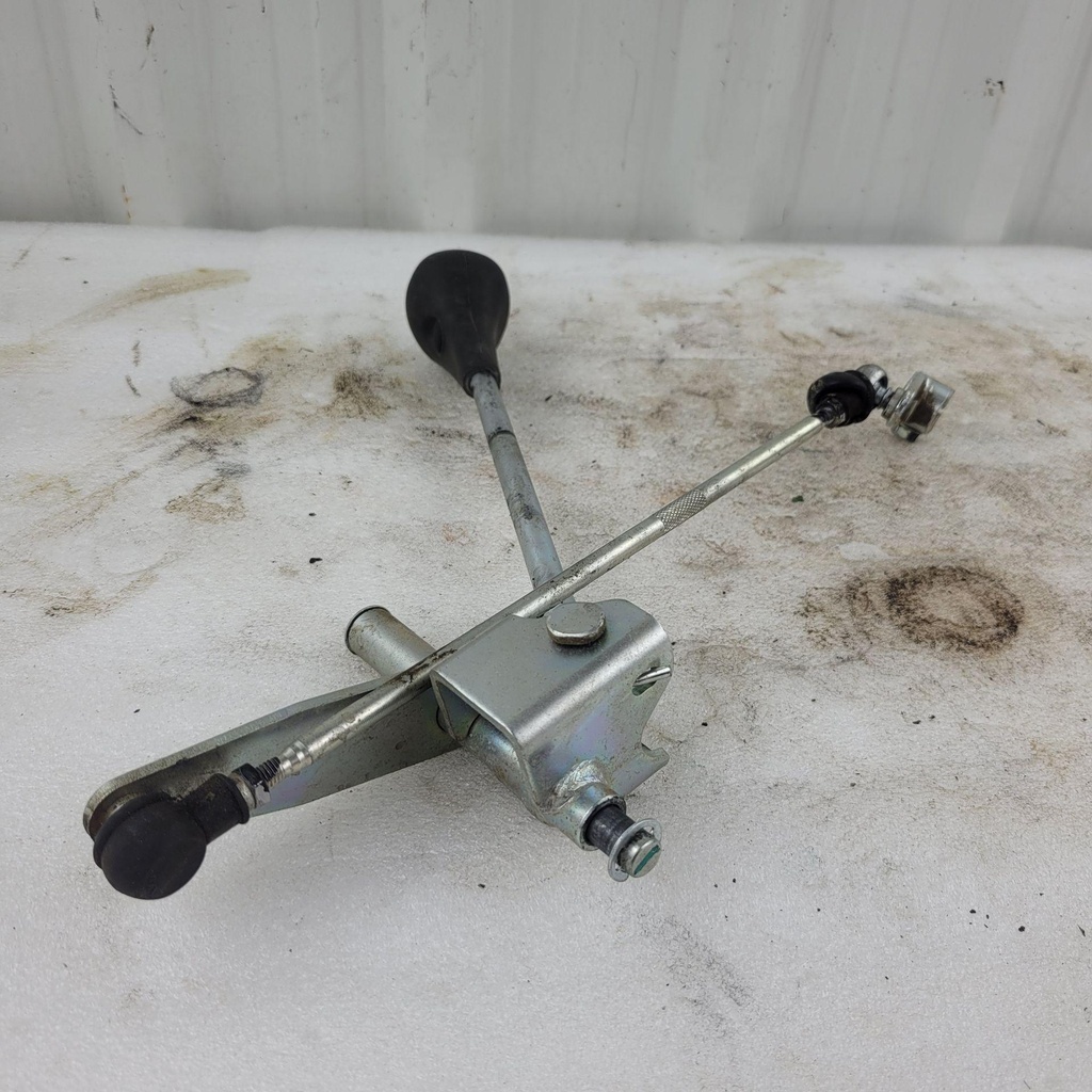 [BG4E81500000-001] shift lever assy