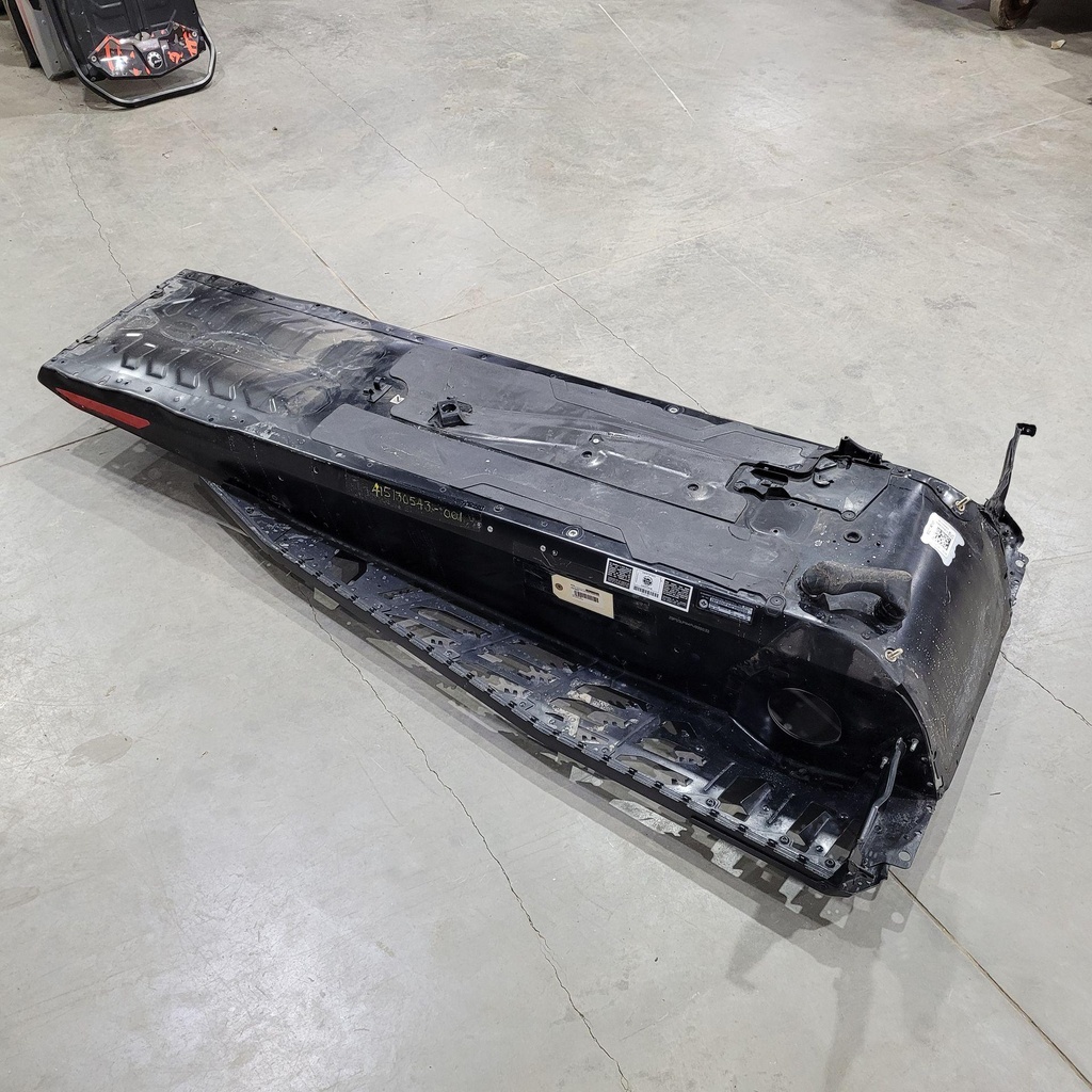 (new ref. 415130702) deep black, chassis tunnel module 137"