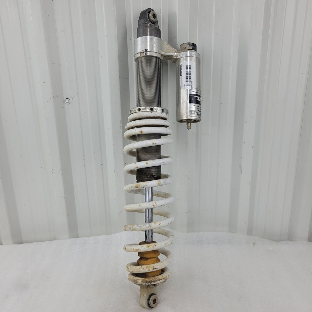 [7044647-001] 2 piggyback reservoir shock, re