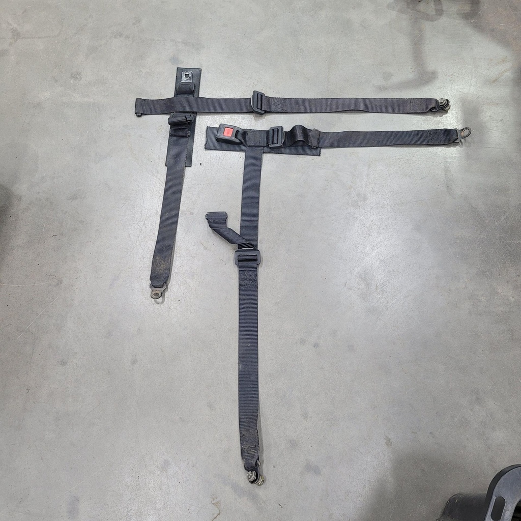 [CF01296] seat belt, driver sumitomo plug
